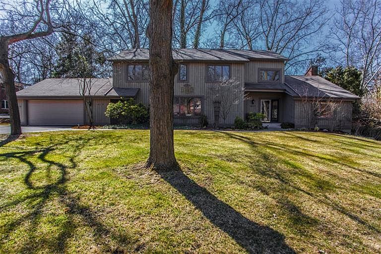 1st image of 1012 Spruce Dr