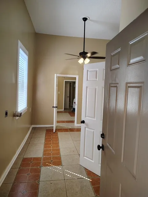 3 bed, 1.5 bath, 1000 sqft, $1,500 — Photo 4