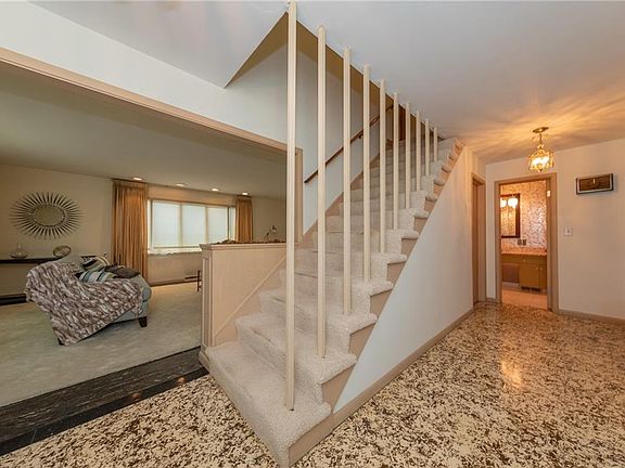 5th image of 21350 Almar Dr