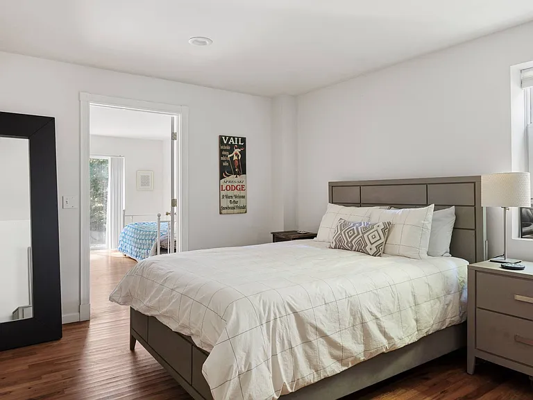 312 Noyack Rd — Photo 17