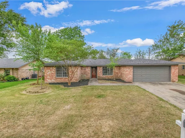 2906 Woodmeadow Dr, Bryan, TX 77802