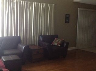 405 Farmbrook Ct, Romeoville, IL 60446