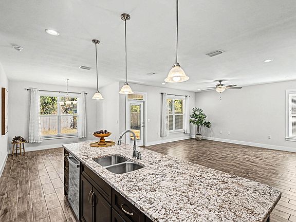 5th image of 503 Nutmeg Ave