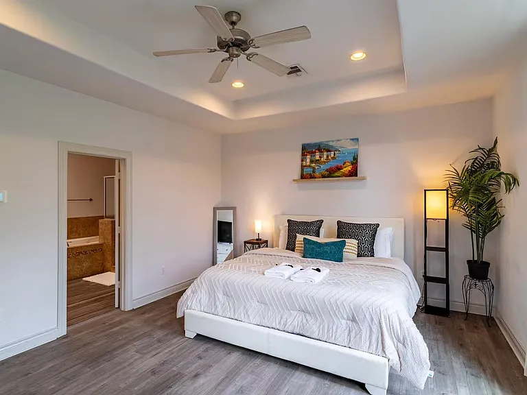 1806 Rosalie St — Photo 16