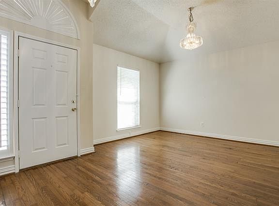 4th image of 1025 Wentwood Dr