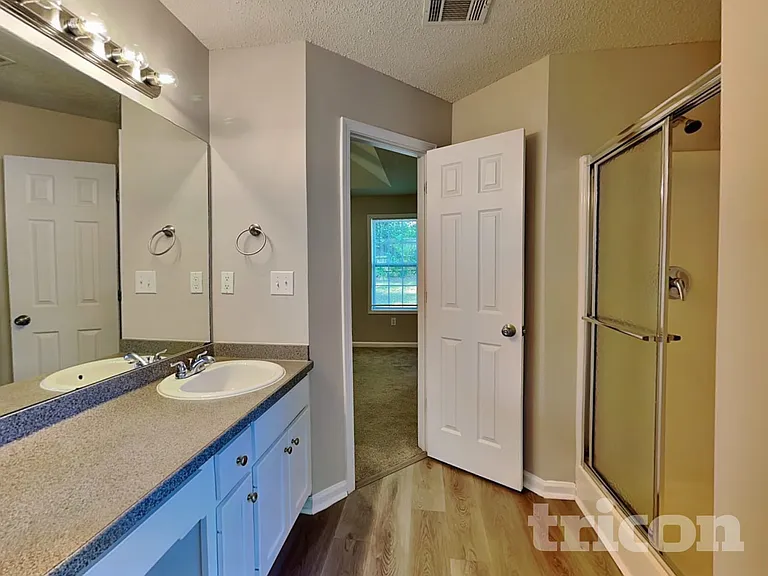 114 W Wright St — Photo 7