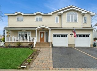 2434 Wallen Ln, Bellmore, NY 11710