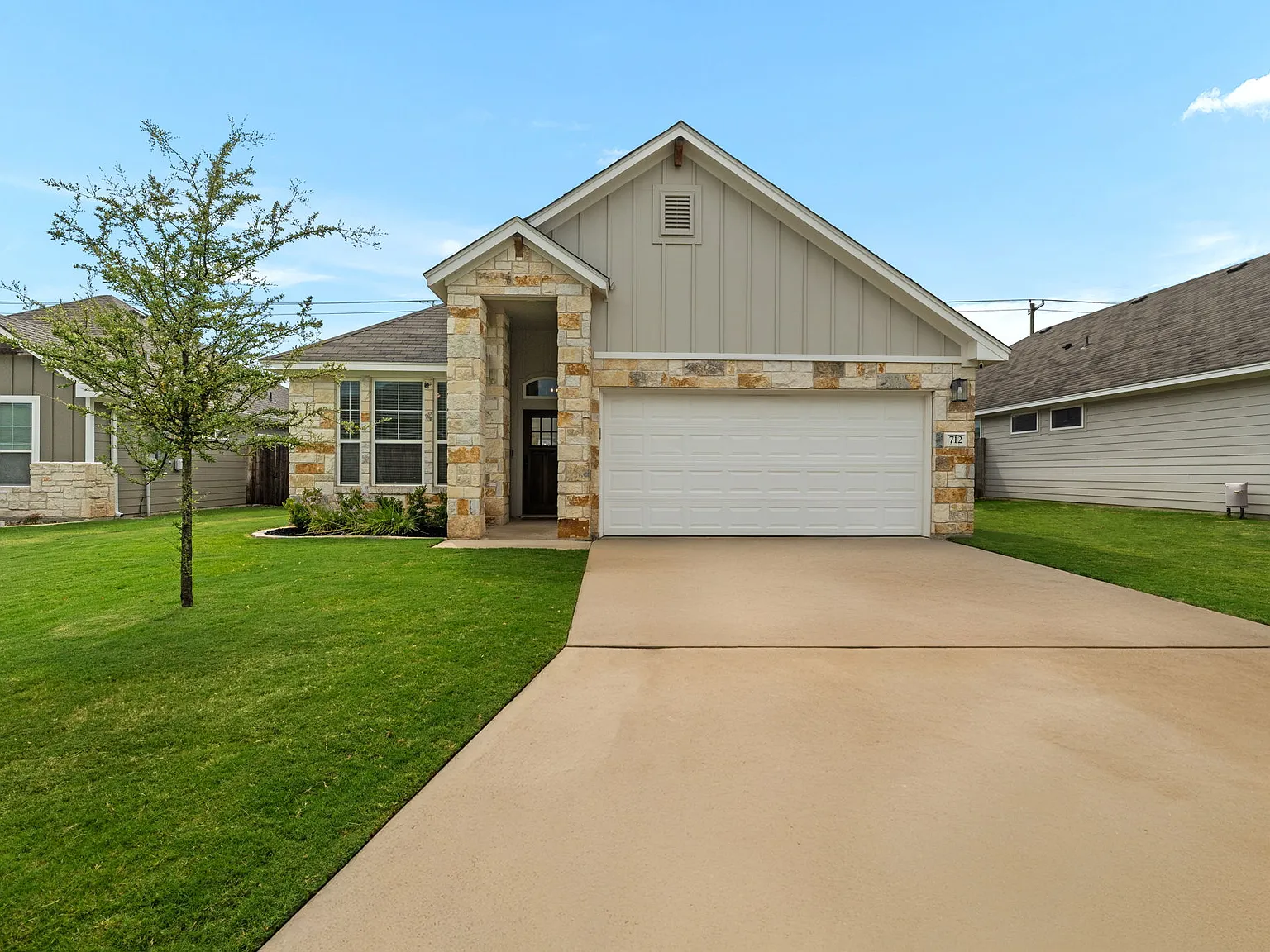 4 bed, 1700 sqft, $2,700 — Photo 1