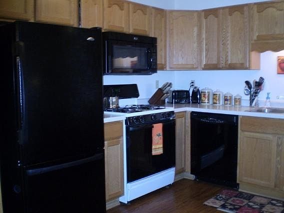 2nd image of 867 E Loos St Unit 3