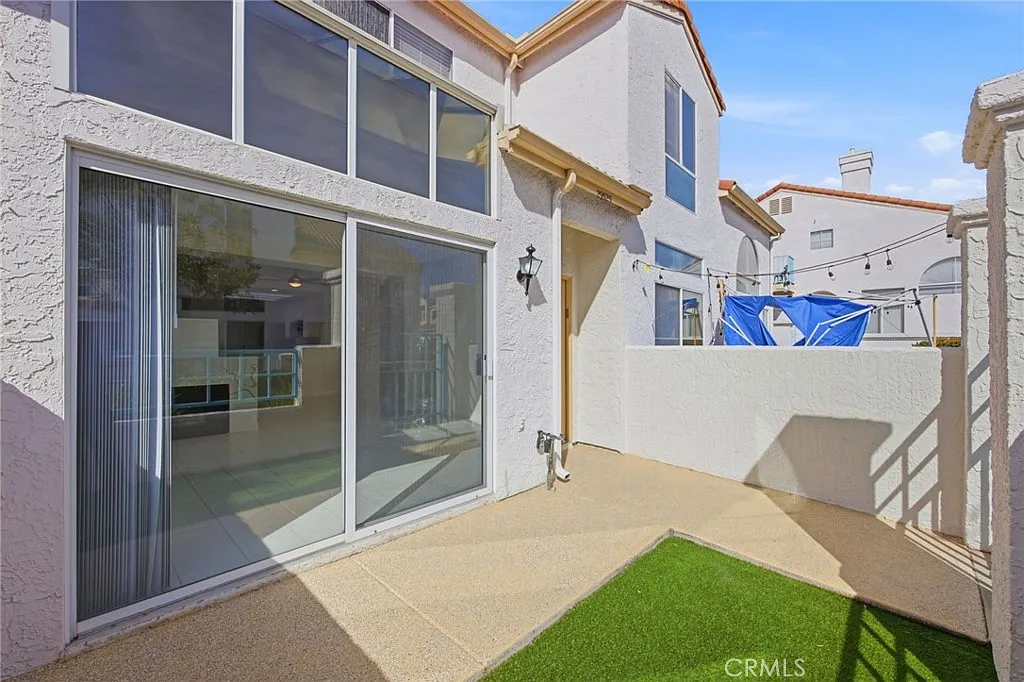 3 bed, 2.5 bath, 1311 sqft, $3,150 — Photo 4