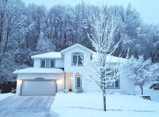 2053 Fox Valley Dr SW, Rochester, MN 55902