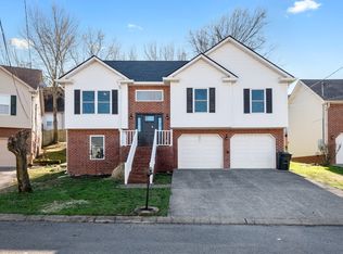 110 Edgewater Pl, Hendersonville, TN 37075