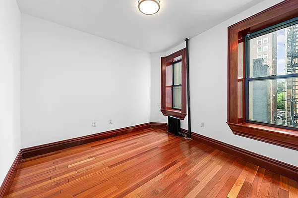 Rented by Compass | media 13