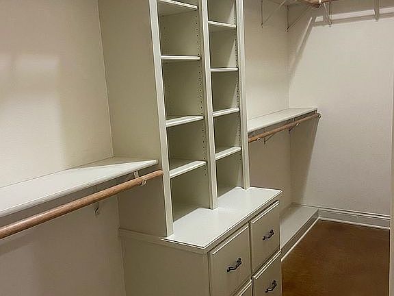 Master closet 