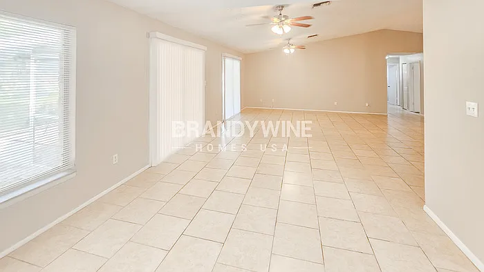28305 International Ct — Photo 9