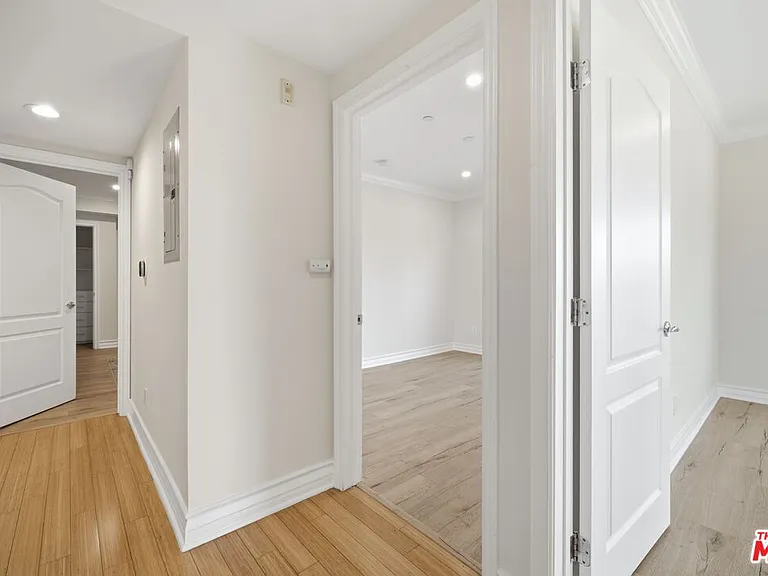 1838 Westholme Ave #203 — Photo 39