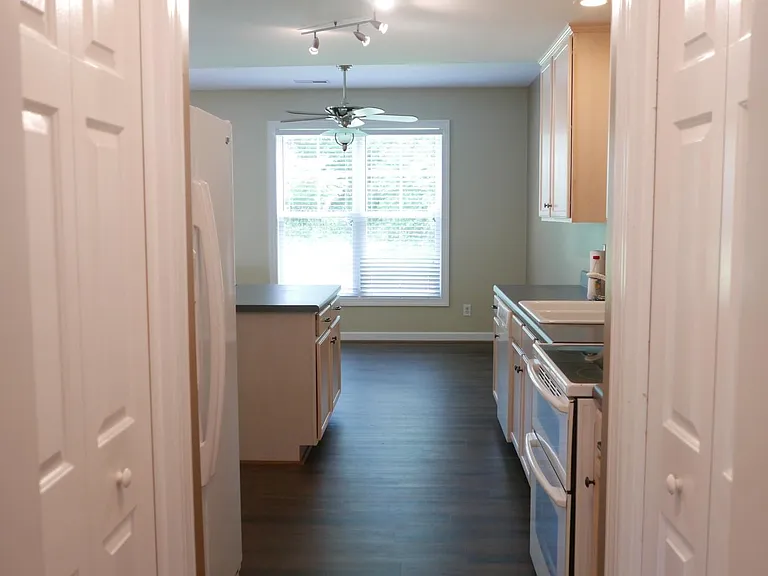 1720 Clay Dr — Photo 17