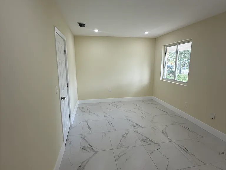 1740 NW 126th St — Photo 14
