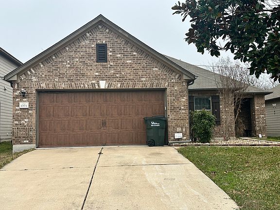 5th image of 1004 Strickling Dr