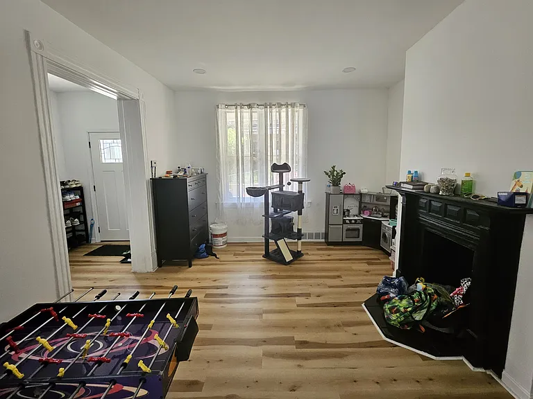 804 Dubois St — Photo 5