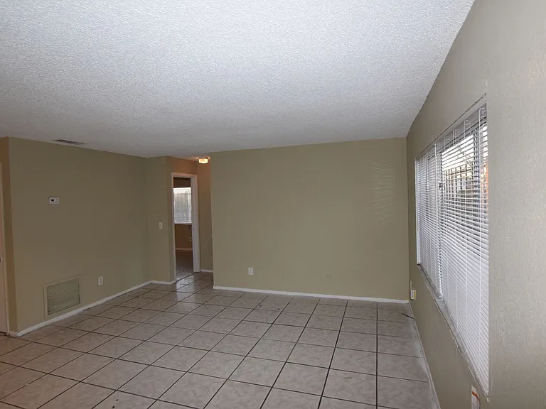 3115 Split Willow Dr — Photo 2