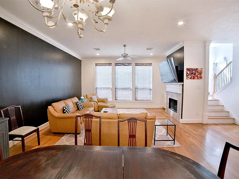 2410 Dorrington St #C — Photo 4