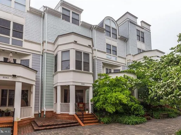 2058 N Oakland St, Arlington, VA 22207