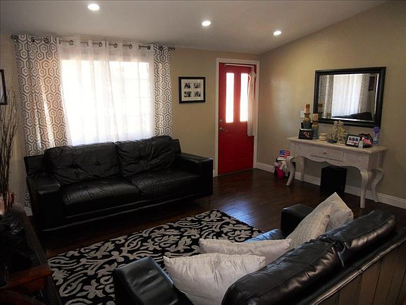 4th image of 27206 Rockgrove Ave