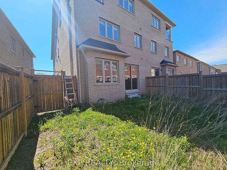 561 Settlers Rd W — Photo 27