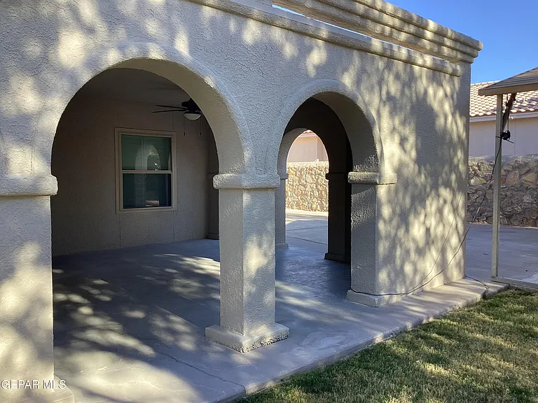 305 E Cloud Song — Photo 21