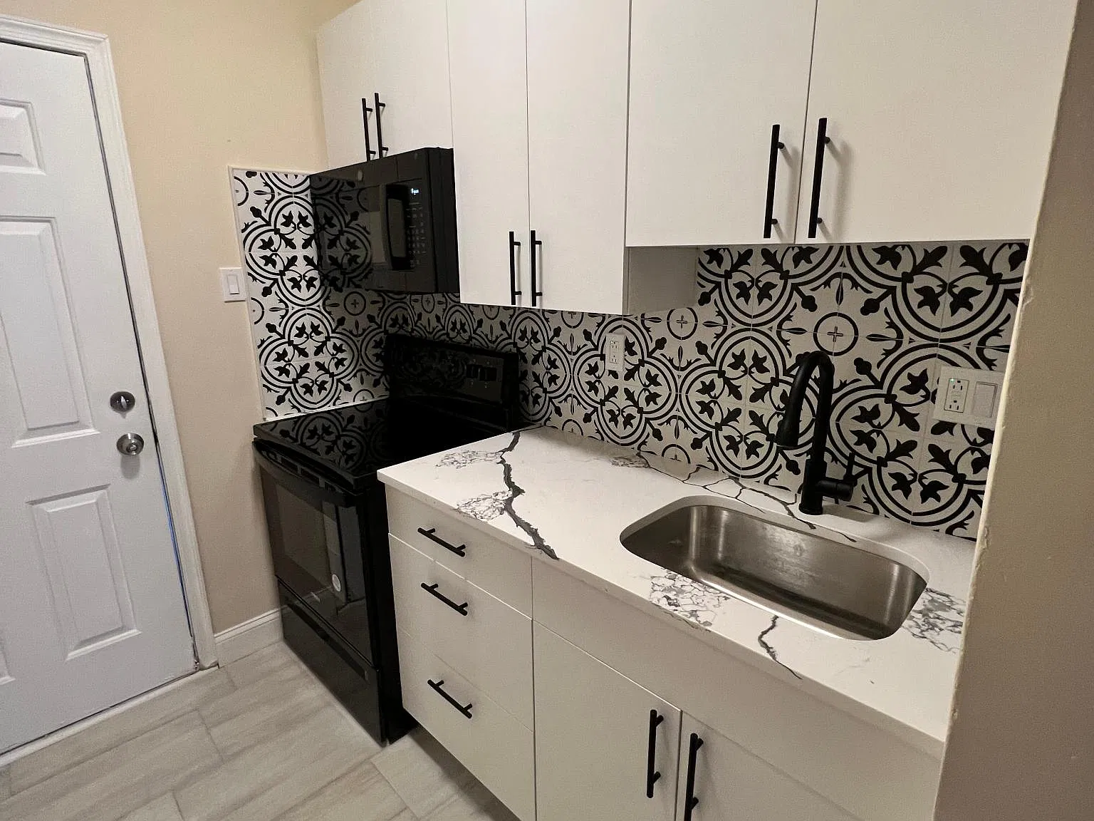 3918 Coral St — Photo 3