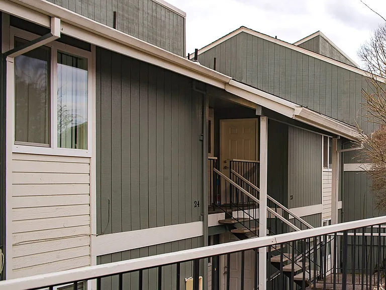 MeadowBrook Apartments — Photo 14