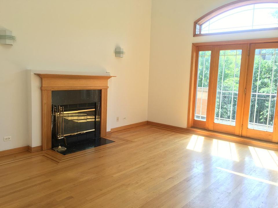 1st image of 4105 N Kenmore Ave #3NW