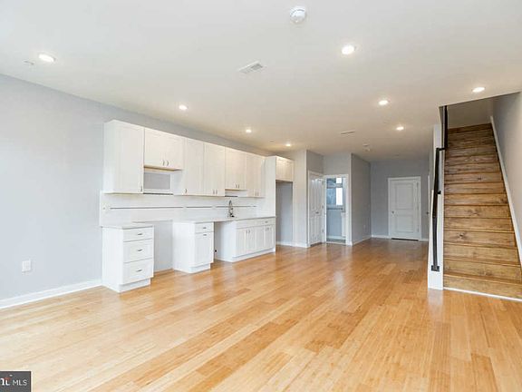 5th image of 2230 Frankford Ave Unit 1