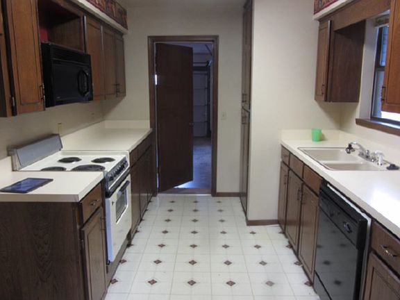 4th image of 3324 W 29th Ct