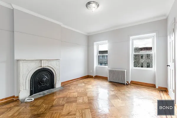 Sold by Bond New York | media 15