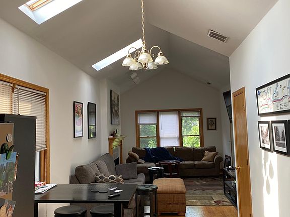 5th image of 1969 W Evergreen Ave APT 3F