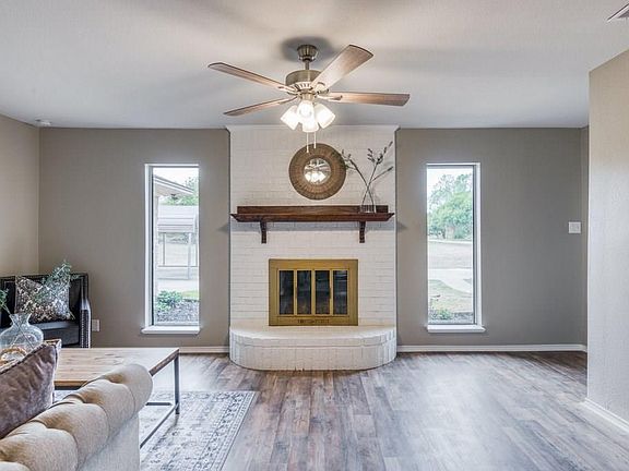 3rd image of 608 Sunrise Dr