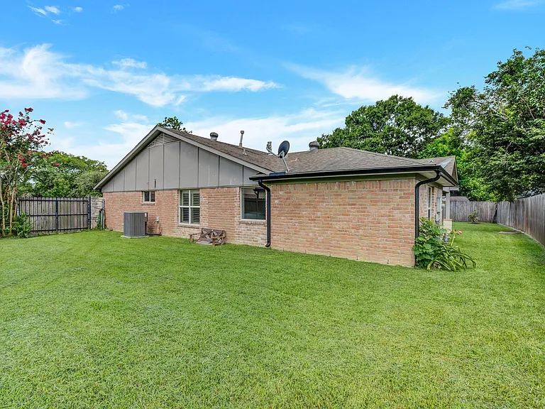 831 Bradwell Dr — Photo 20