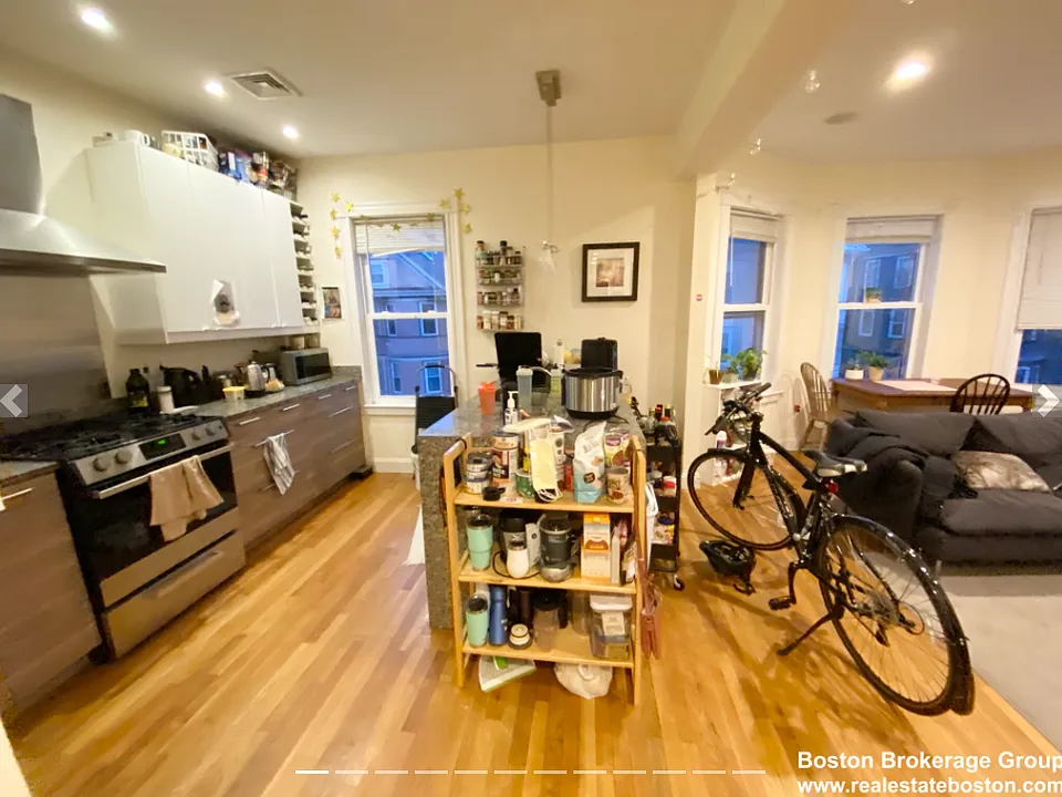 5 Oswald St #3L