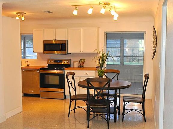 4th image of 460 Lido Way NE