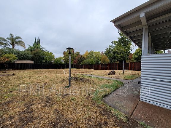 5th image of 7537 Van Maren Ln