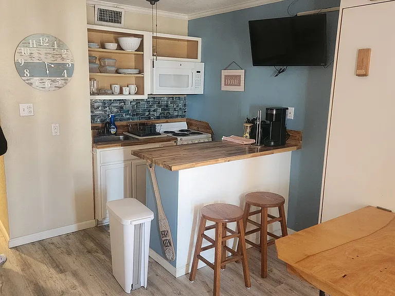 3938 Surfside Blvd — Photo 3