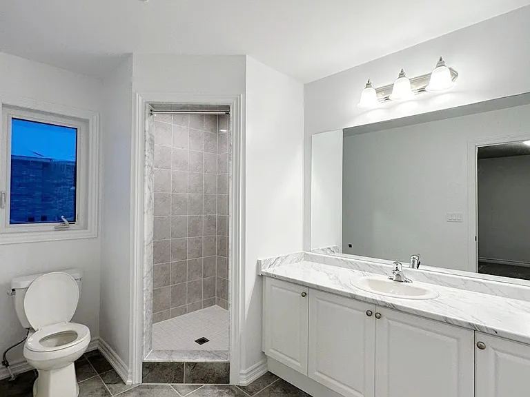 100 Stocks Ave — Photo 10