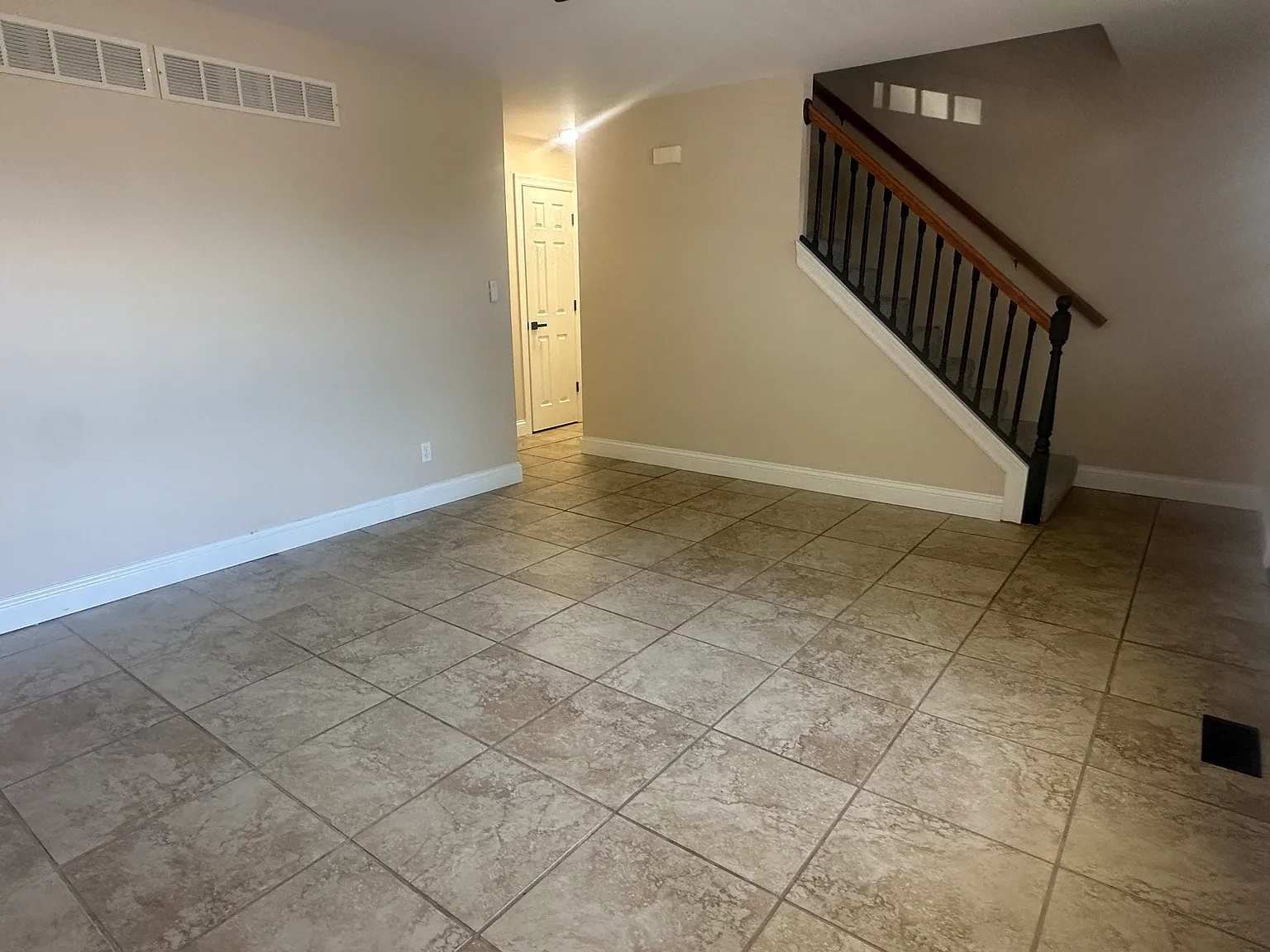 2 bed, 2.5 bath, 1280 sqft, $1,500 — Photo 2