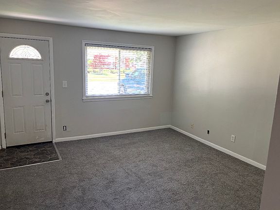 4th image of 22834 Doremus St