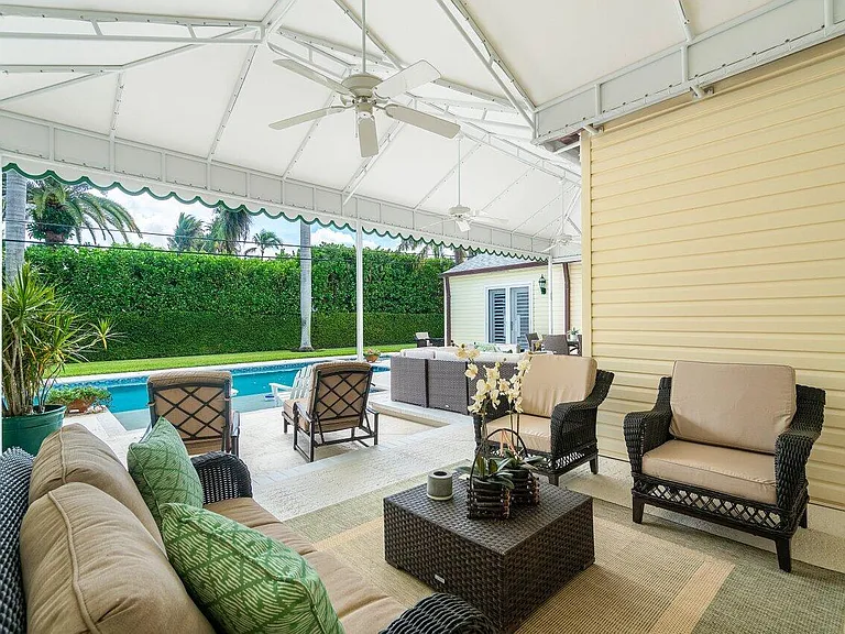 240 Miraflores Dr — Photo 21
