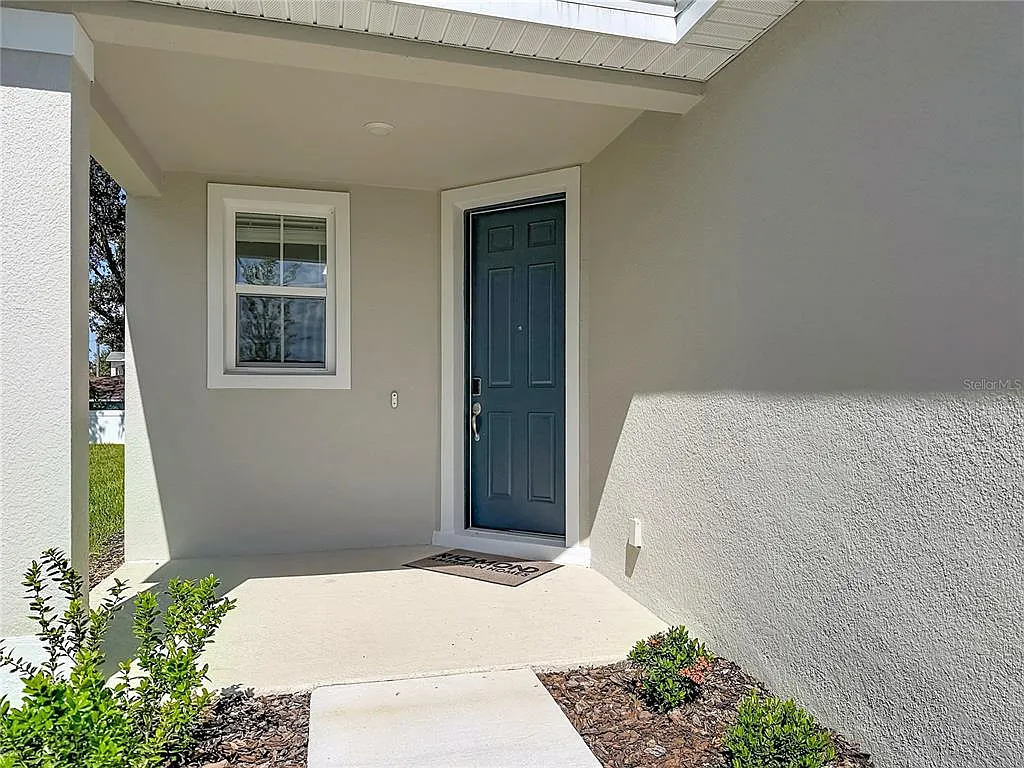 4 bed, 3.0 bath, 2170 sqft, $2,600 — Photo 2