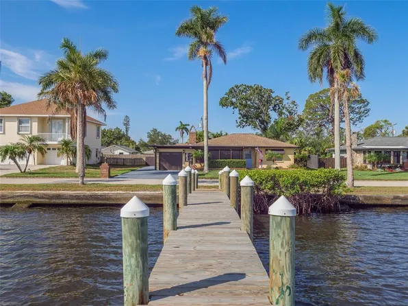 2410 Riverside Dr E, Bradenton, FL 34208