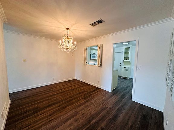 5th image of 2632 Lakewood Pl
